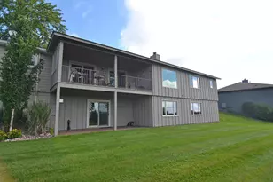 2205 Ridgeview Dr, Wausau, WI 54401 - Photo 2