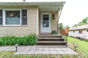 807 Nina Ave, Wausau, WI 54403 - Photo 2