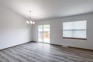 907 S 22nd Ave, Wausau, WI 54401 - Photo 8