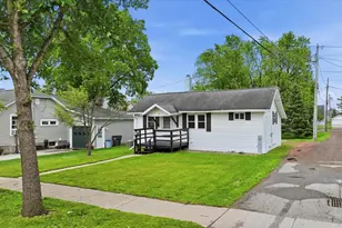 608 E 9th St, Marshfield, WI 54449 - Photo 2