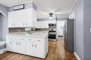 136 2nd St N, Stevens Point, WI 54481 - Photo 6