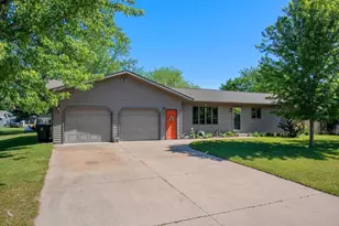 1012 W 4th St, Nekoosa, WI 54457 - Photo 2