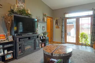 125 N 3rd St, Medford, WI 54451 - Photo 6