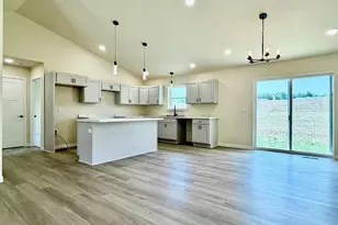 1351 Knapp St, Menomonie, WI 54729 - Photo 10