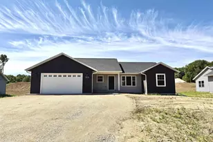 1351 Knapp St, Menomonie, WI 54729 - Photo 44