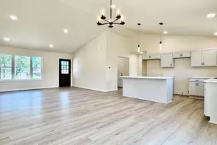 1351 Knapp St, Menomonie, WI 54729 - Photo 4