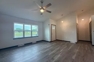 575 Still Waters Ln, Plover, WI 54467 - Photo 4