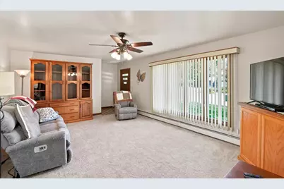 303 S 2nd Lane, Abbotsford, WI 54405 - Photo 4