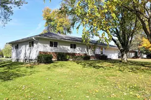 303 S 2nd Ln, Abbotsford, WI 54405 - Photo 2