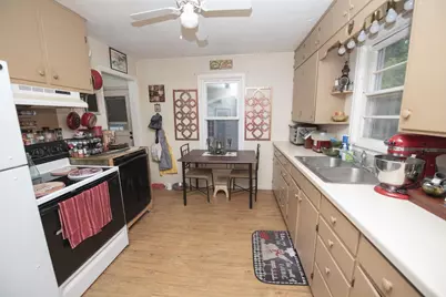 617 Fourth Avenue, Stevens Point, WI 54481 - Photo 2
