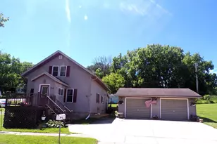 314 E 6th St, Neillsville, WI 54456 - Photo 2