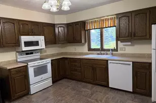 1107 W State St, Marshfield, WI 54449 - Photo 6