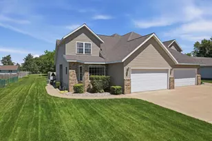 5408 Woodland St, Stevens Point, WI 54482 - Photo 2