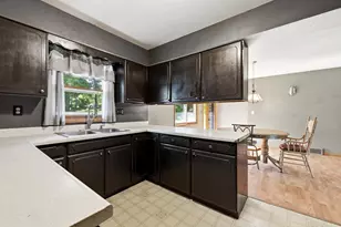 908 S 11th St, Wausau, WI 54403 - Photo 12