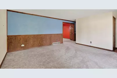 1060 Lakewood Lane, Wisconsin Rapids, WI 54494 - Photo 16