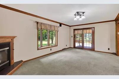 1060 Lakewood Lane, Wisconsin Rapids, WI 54494 - Photo 12
