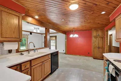 1060 Lakewood Lane, Wisconsin Rapids, WI 54494 - Photo 6