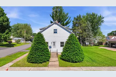 400 N Vine Avenue, Marshfield, WI 54449 - Photo 1