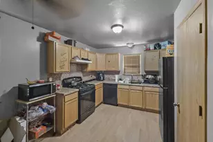 2850 N 21st St, Milwaukee, WI 53206 - Photo 4