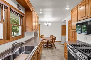 2010 Chase St, Wisconsin Rapids, WI 54495 - Photo 6