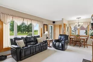 821 S Division St, Colby, WI 54421 - Photo 4