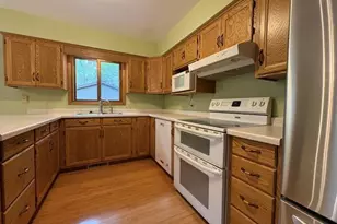 406 Evergreen Ave, Marshfield, WI 54449 - Photo 6