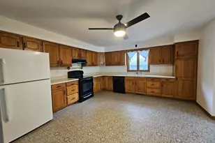 827 W North St, Marshfield, WI 54449 - Photo 6