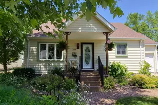 1011 W Park St, Marshfield, WI 54449 - Photo 2