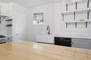 419 W McMillan St, Marshfield, WI 54449 - Photo 8