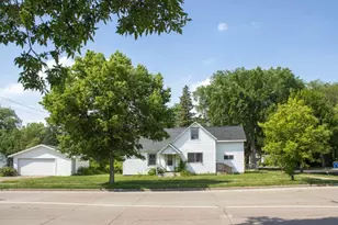 1002 N 1st Ave, Wausau, WI 54401 - Photo 2