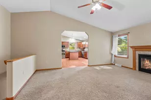 1010 Woodland Ct, Plover, WI 54467 - Photo 10