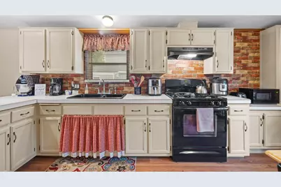3641 Haga Drive, Plover, WI 54467 - Photo 10