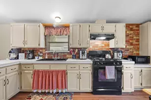 3641 Haga Dr, Plover, WI 54467 - Photo 10