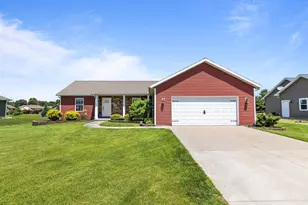 3120 Darlington Pl, Plover, WI 54467 - Photo 2