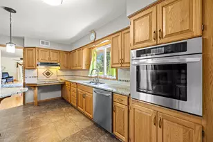 2517 Pied Piper Ln, Wausau, WI 54403 - Photo 8