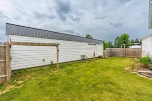 2104 Meadow Dr, Kronenwetter, WI 54455 - Photo 6