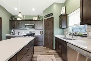 2375 Chesterfield Dr, Kronenwetter, WI 54455 - Photo 14