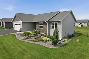 2375 Chesterfield Dr, Kronenwetter, WI 54455 - Photo 4