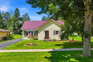 1500 S Locust Ave, Marshfield, WI 54449 - Photo 2