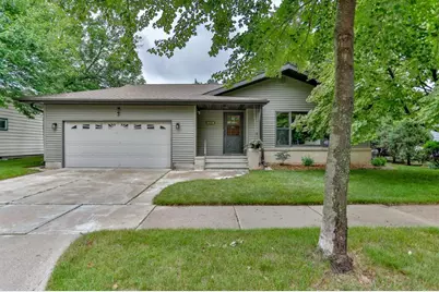 2619 Oakwood Boulevard, Wausau, WI 54403 - Photo 2