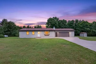 6621 Evergreen Avenue, Wisconsin Rapids, WI 54494 - Photo 2
