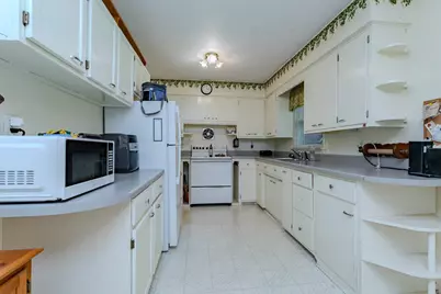212 N 11th Avenue, Wausau, WI 54401 - Photo 8