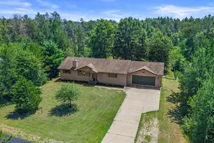 212 W Walden Way, Nekoosa, WI 54457 - Photo 2
