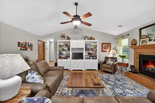 3350 Derby Ct, Plover, WI 54467 - Photo 4