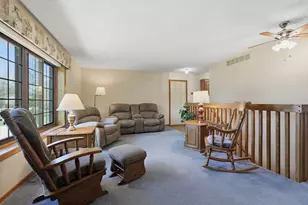 410 Hawthorne Ave, Plover, WI 54467 - Photo 6
