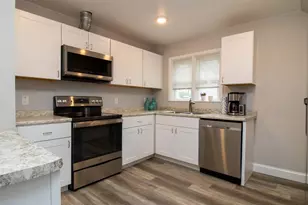 518 N 3rd Ave, Wausau, WI 54401 - Photo 8
