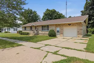 2416 Center St, Stevens Point, WI 54481 - Photo 2