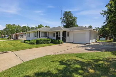 521 Mc Dill Avenue, Stevens Point, WI 54481 - Photo 2