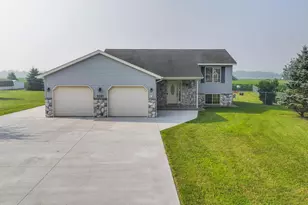 2581 Golden Eagle Rd, Kronenwetter, WI 54455 - Photo 2