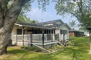 409 W Butternut St, Abbotsford, WI 54405 - Photo 2